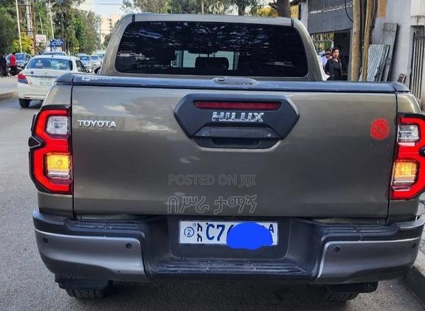 Toyota Hilux Revo Double Cab Deisel 2.4 AWD 2021 Brown