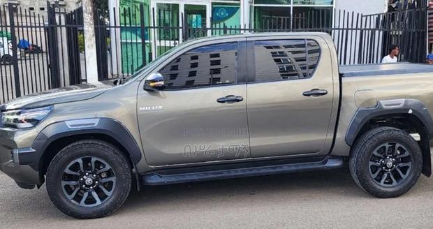 Toyota Hilux Revo Double Cab Deisel 2.4 AWD 2021 Brown