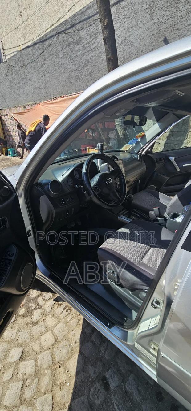 Toyota RAV4 Automatic 2004 Silver