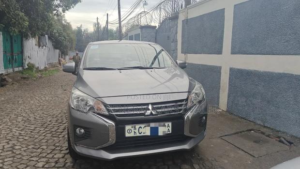 Mitsubishi Attrage 2022 Gray