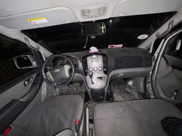 Hyundai H1 2013 Gray
