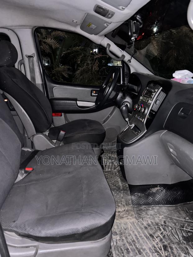 Hyundai H1 2013 Gray