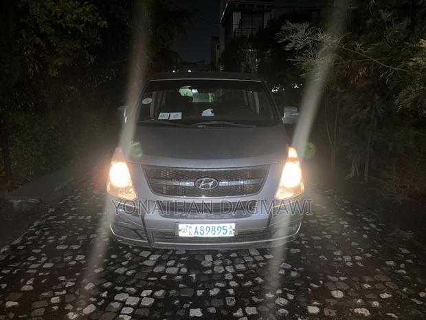 Hyundai H1 2013 Gray