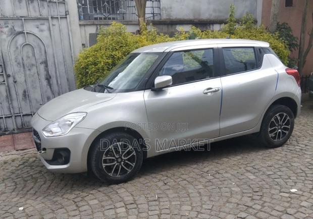 Suzuki Swift 2021 Silver