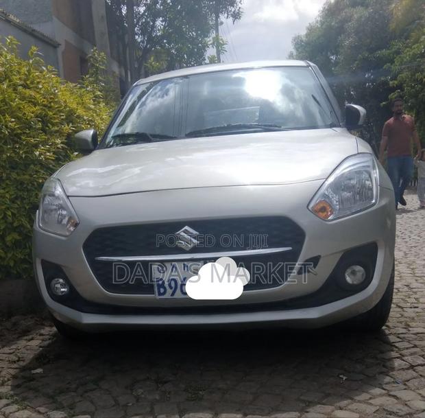 Suzuki Swift 2021 Silver