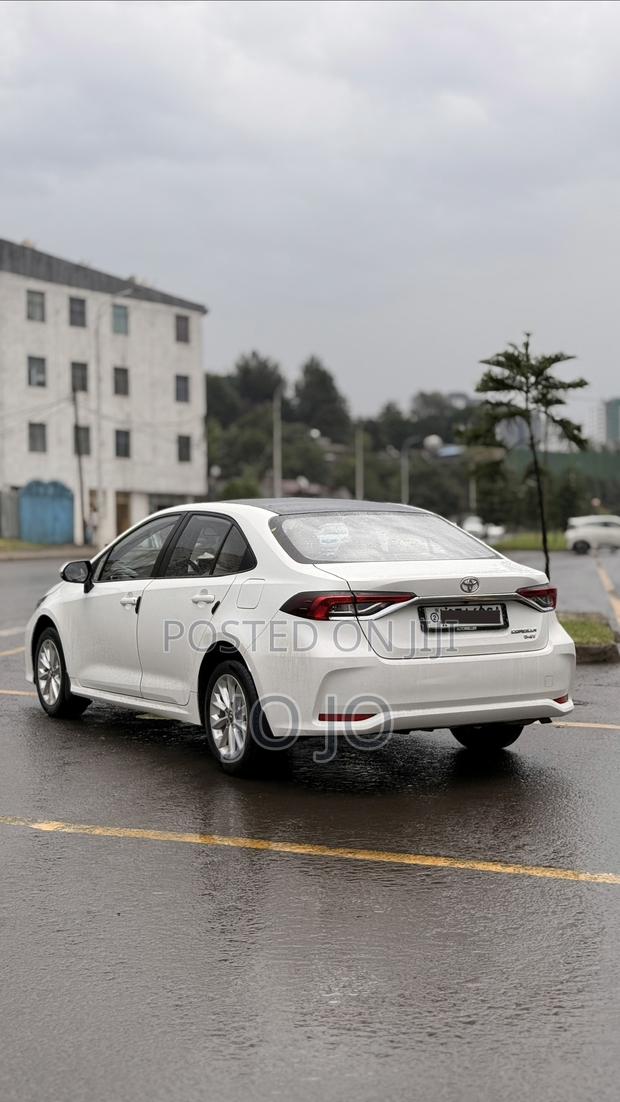 Toyota Corolla 2022 White