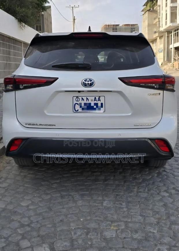 Toyota Highlander Hybrid Limited AWD 2024 White