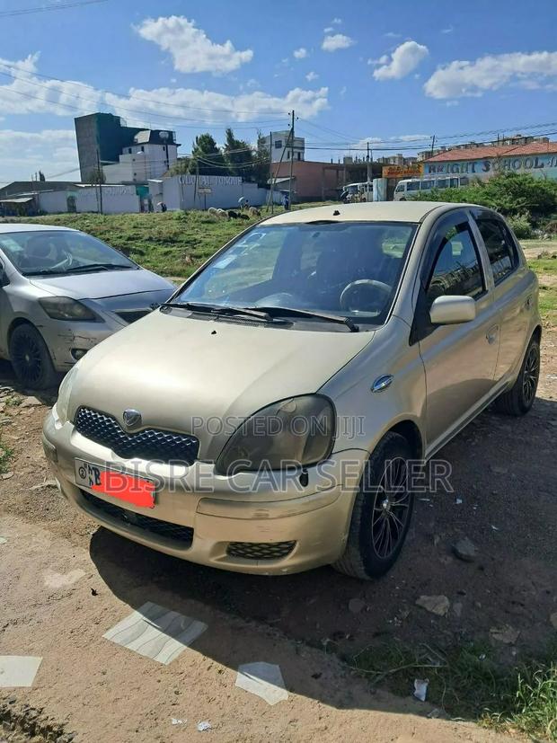 Toyota Vitz 2002 Gold