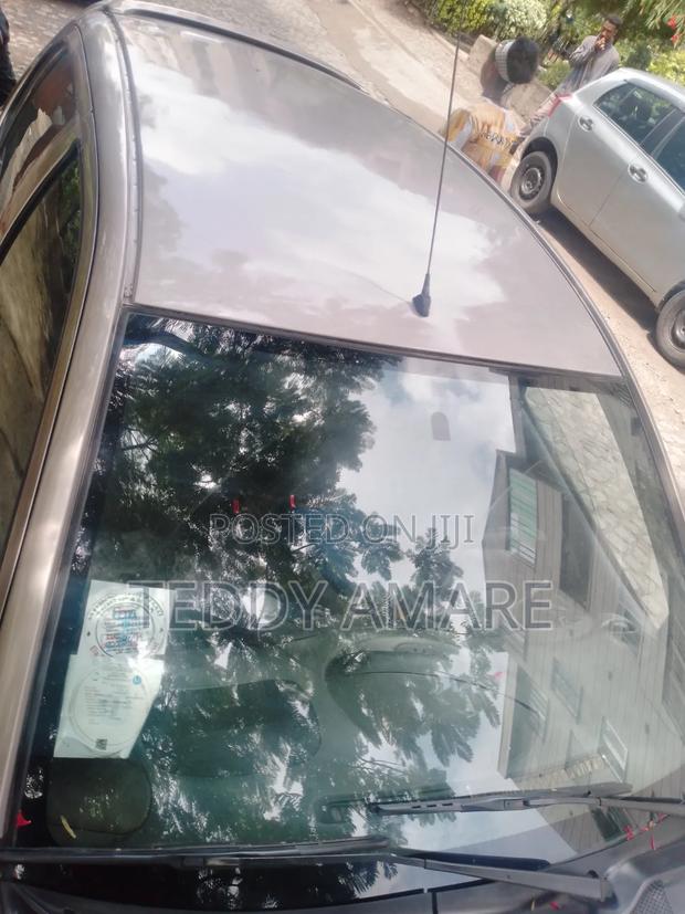 Toyota Vitz 2002 Beige