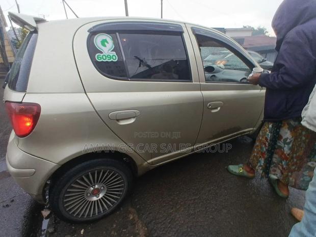 Toyota Vitz 2004 Purple