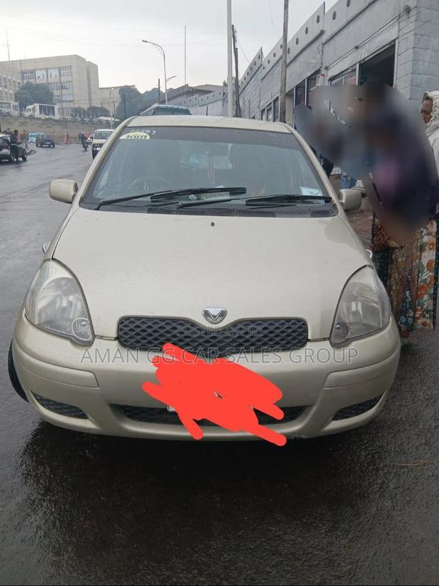 Toyota Vitz 2004 Purple