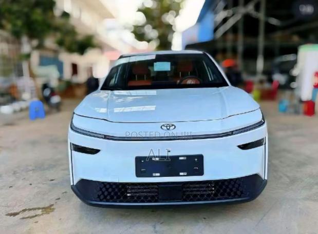 New Toyota bZ3 2025 Off white