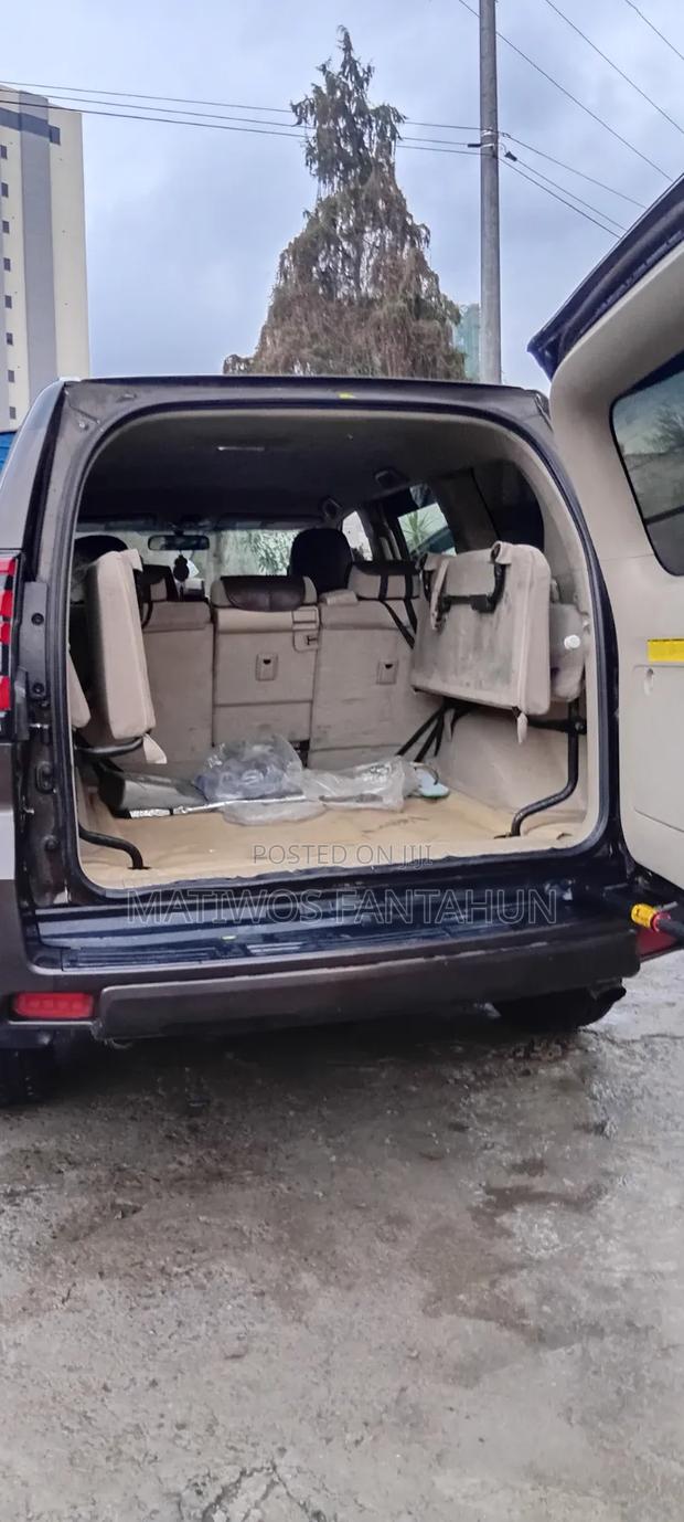 Toyota Land Cruiser 4.0 V6 GX 2011 Brown