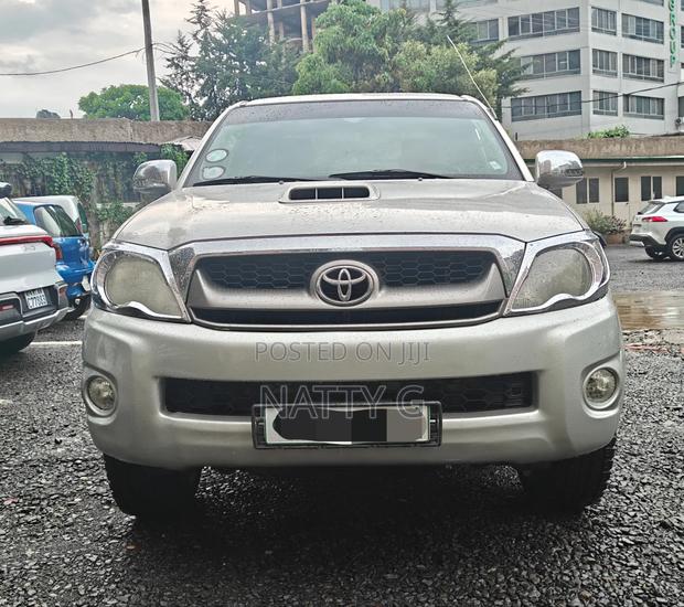 Toyota Hilux 2009 Silver