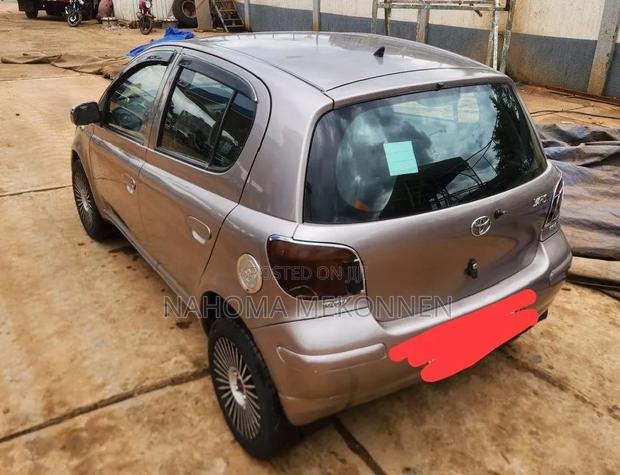 Toyota Yaris 2003 Gray