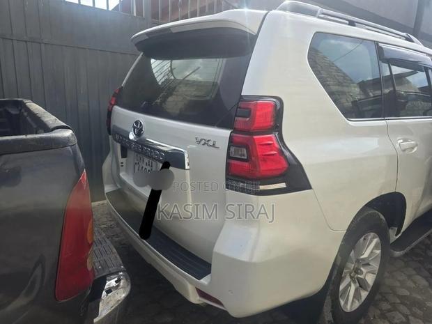 Toyota Land Cruiser Prado 2.8 2019 White