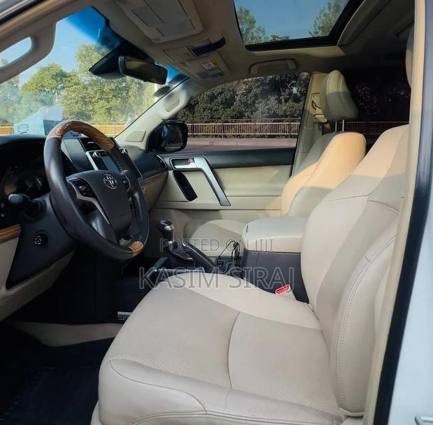 Toyota Land Cruiser Prado 2.8 2019 White