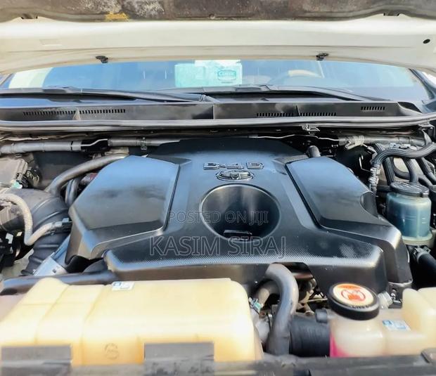 Toyota Land Cruiser Prado 2.8 2019 White