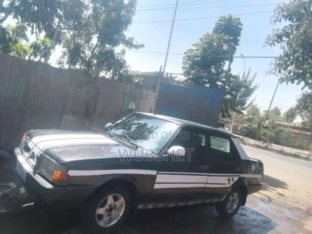 Car 2006 Black