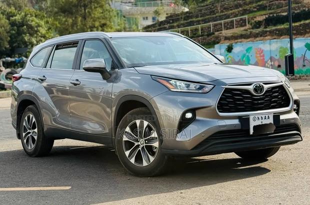 Toyota Highlander Hybrid Limited AWD 2025 Gray