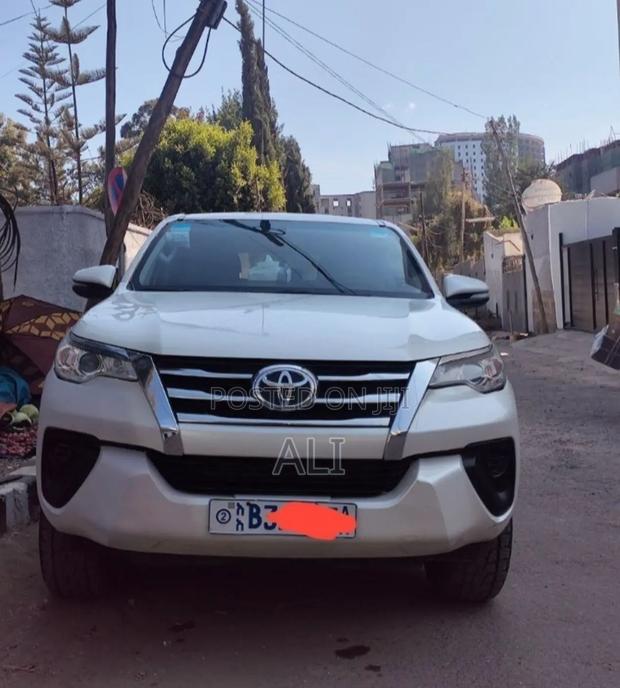 Toyota Fortuner 2017 White