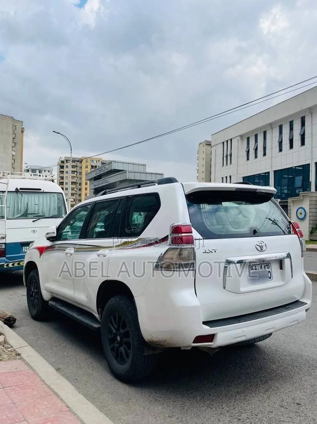 Toyota Land Cruiser Prado 4.0 Petrol GX-L 2013 White