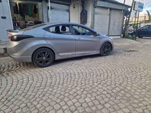 Hyundai Avante 2012 Silver