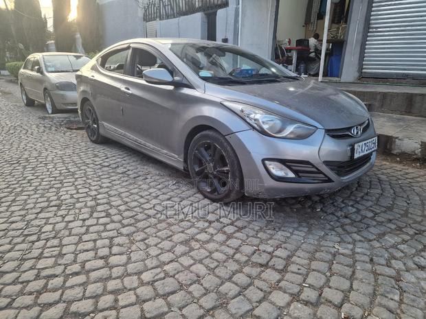 Hyundai Avante 2012 Silver