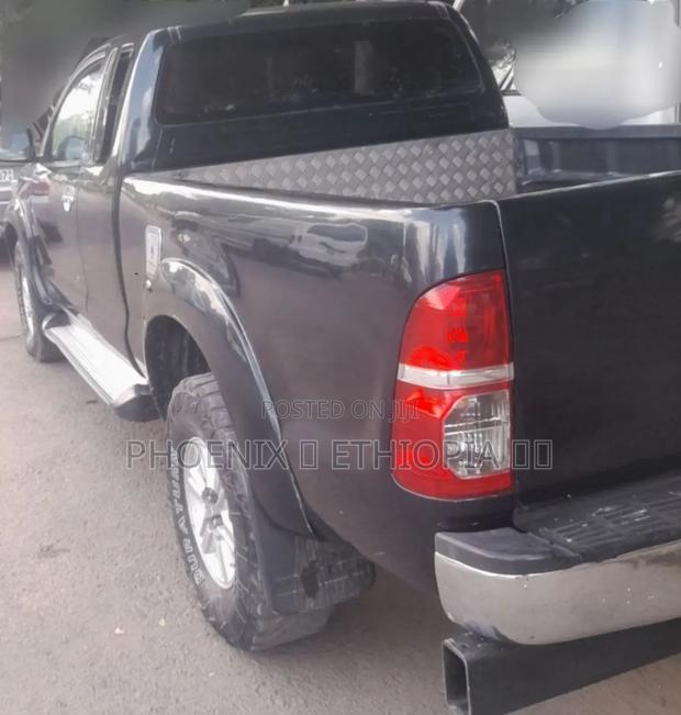 Toyota Hilux 2013 Gray