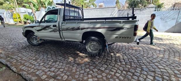 Toyota Hilux 1990 White