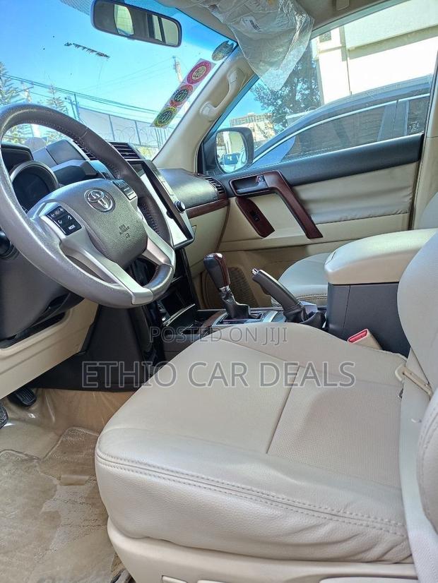 Toyota Land Cruiser Prado 2016 Silver