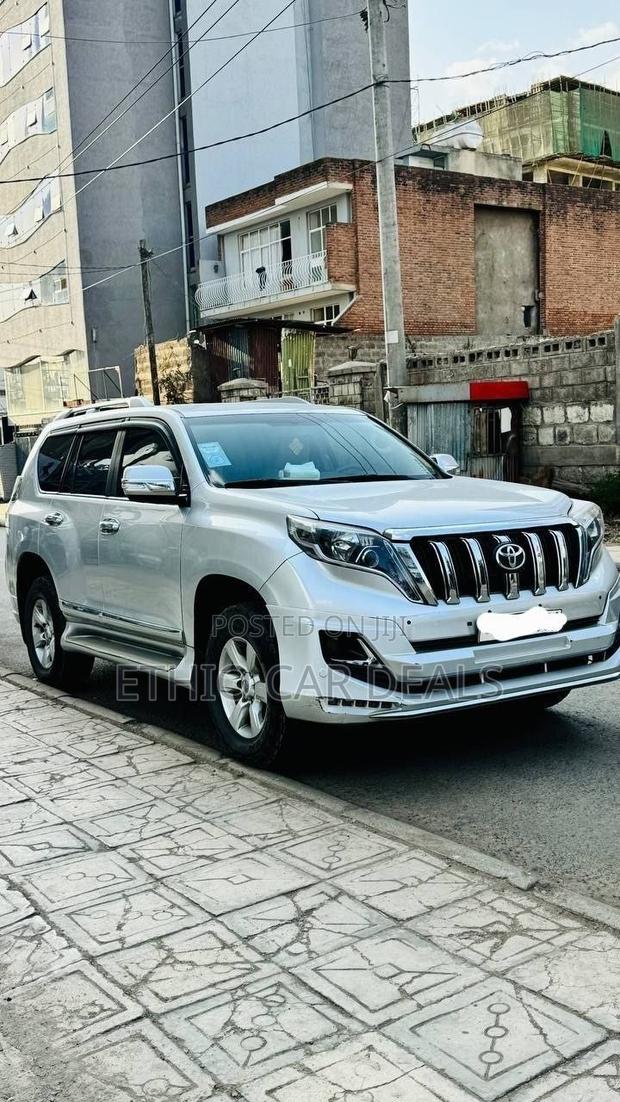 Toyota Land Cruiser Prado 2016 Silver