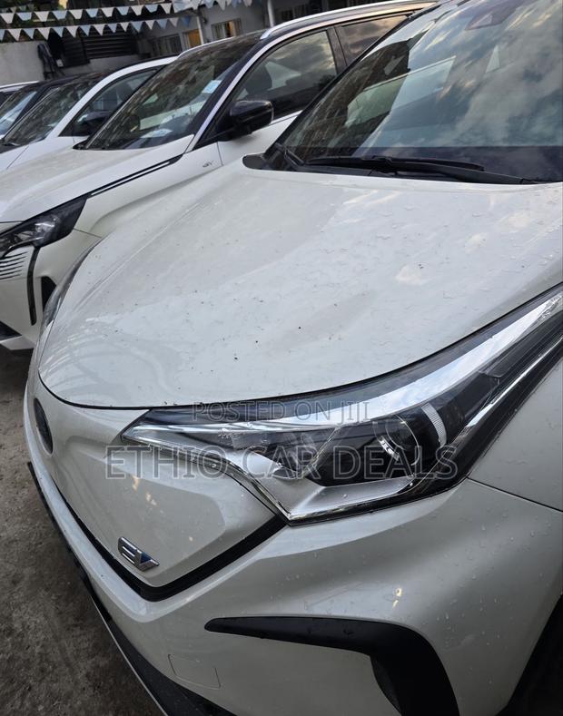 Toyota C-HR 2022 White