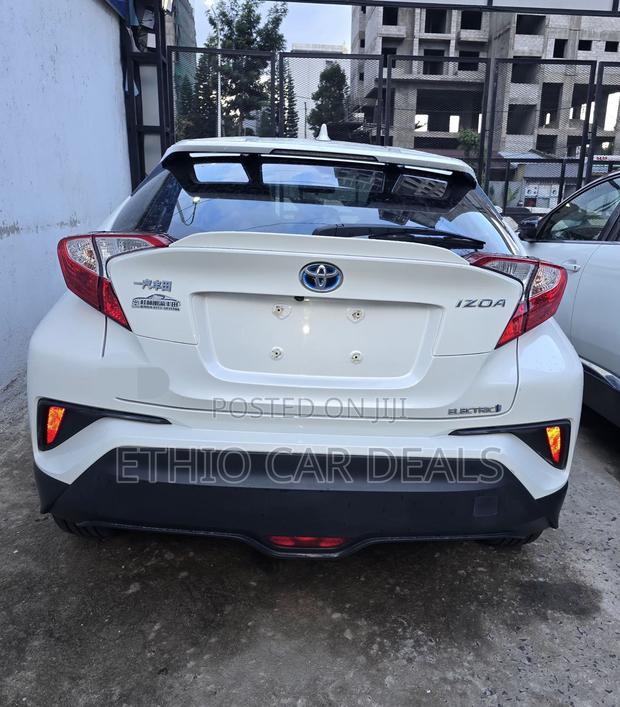 Toyota C-HR 2022 White