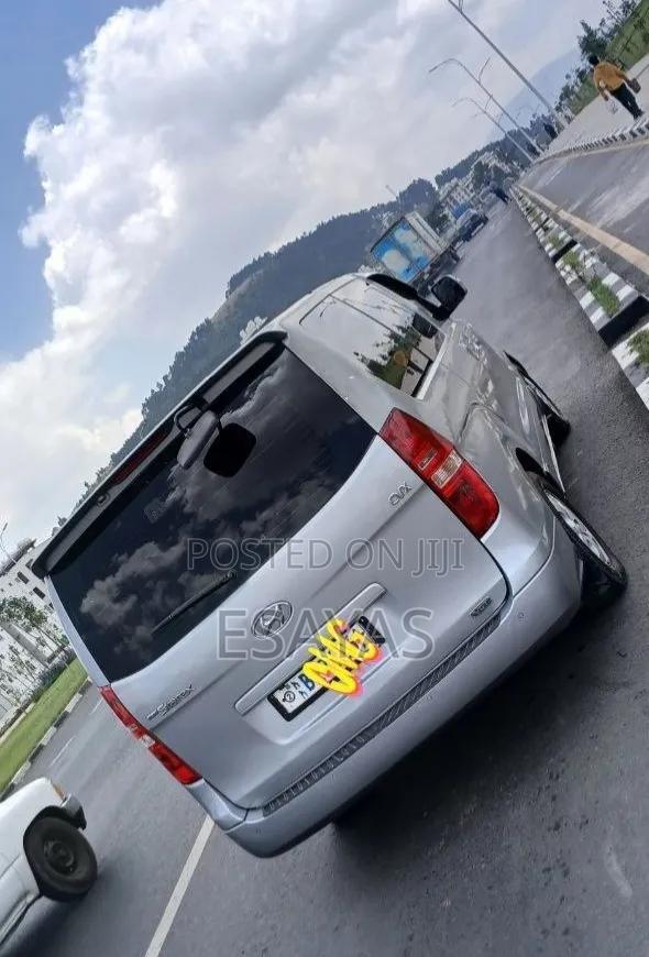 Hyundai H1 2014 Silver