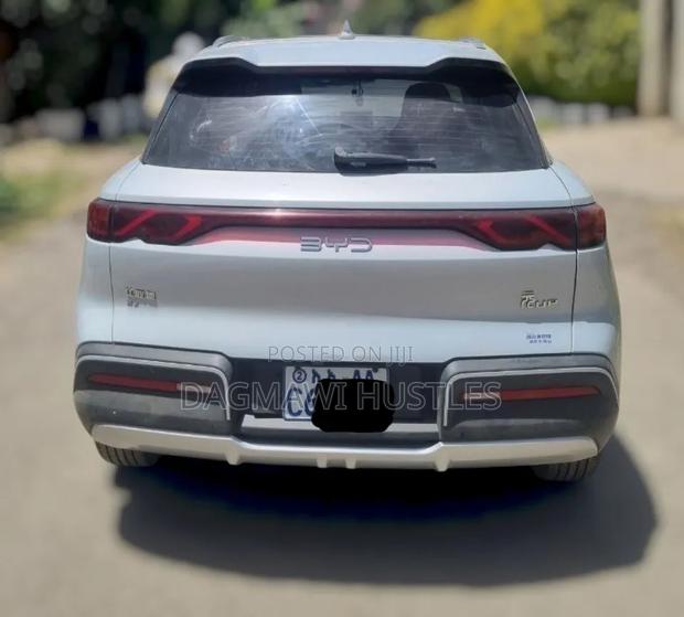 BYD Yuan Up 45 kWh FWD 2024 White