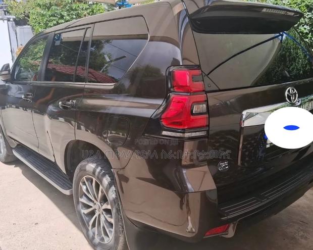 Toyota Land Cruiser Prado 2019 Black
