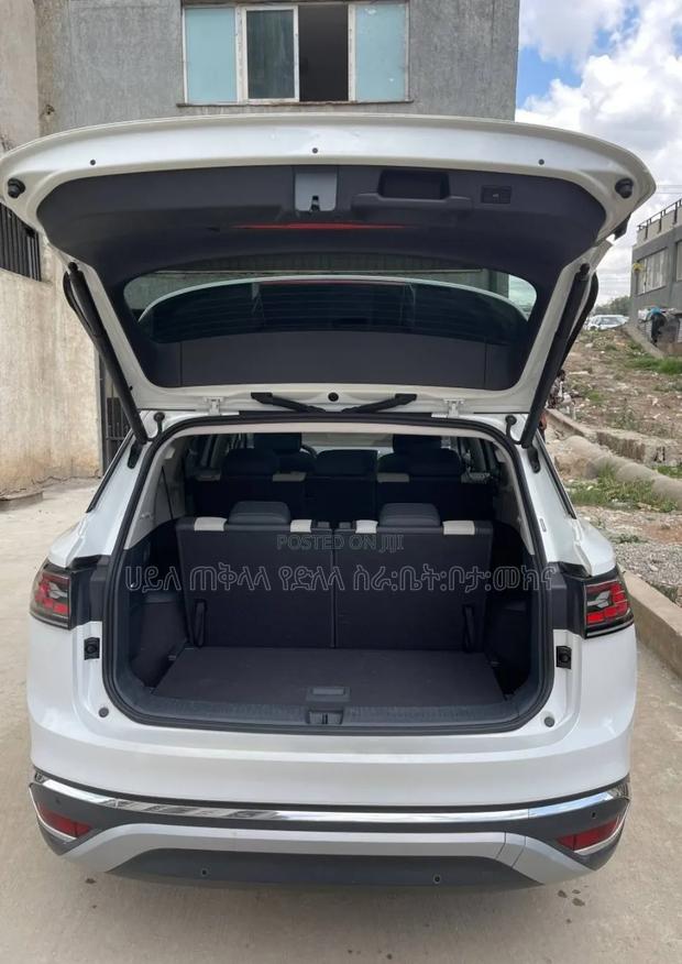 Volkswagen ID.6 2022 White