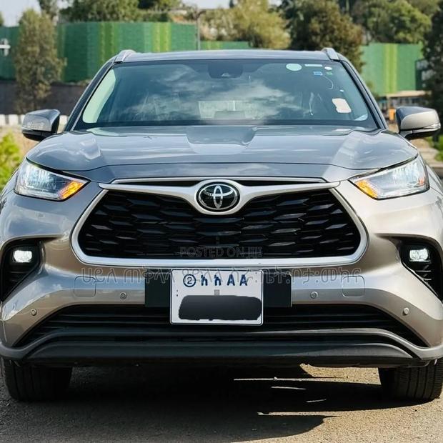 New Toyota Highlander Hybrid 2025 Silver