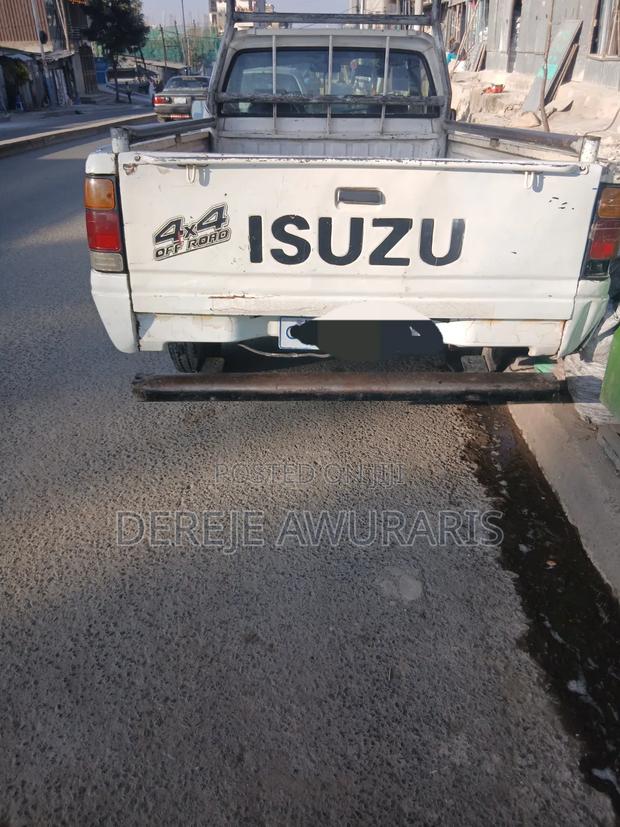 Isuzu KB 1990 White