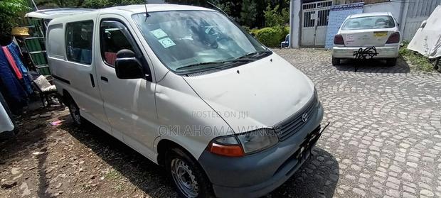 Toyota bB 2002 White