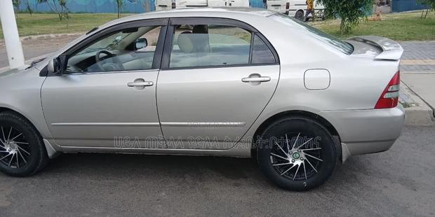 Toyota Corolla 2004 Gold
