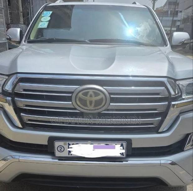 Toyota Land Cruiser 2017 Silver