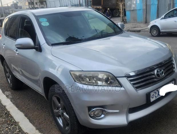 Toyota RAV4 2012 Silver