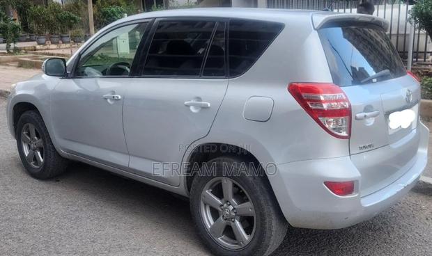 Toyota RAV4 2012 Silver
