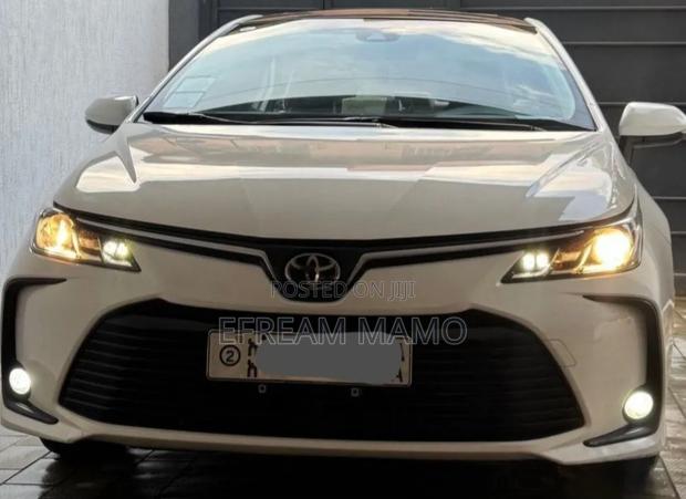 Toyota Corolla 2022 White