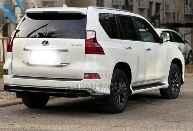 Lexus GX 2019 White