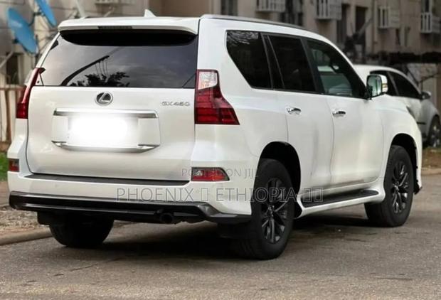 Lexus GX 2019 White