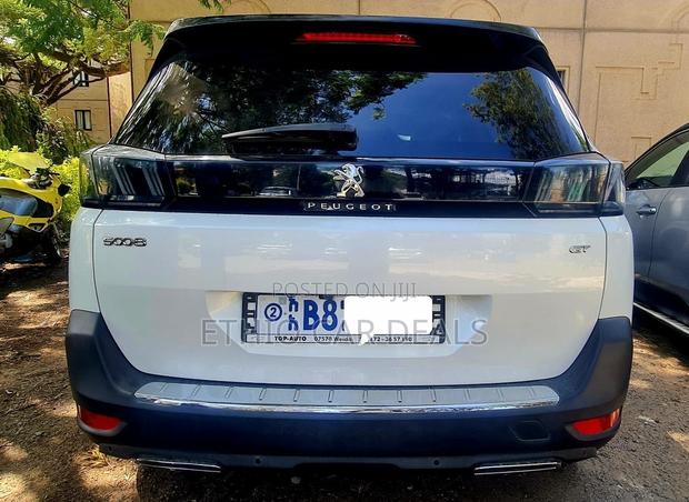 Peugeot 5008 2021 White