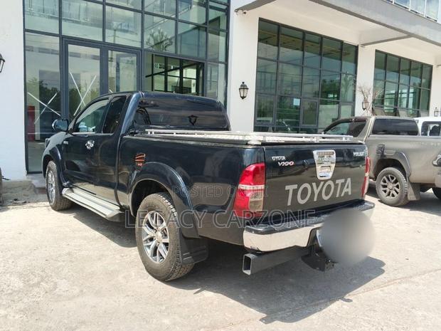Toyota Hilux 2014 Black
